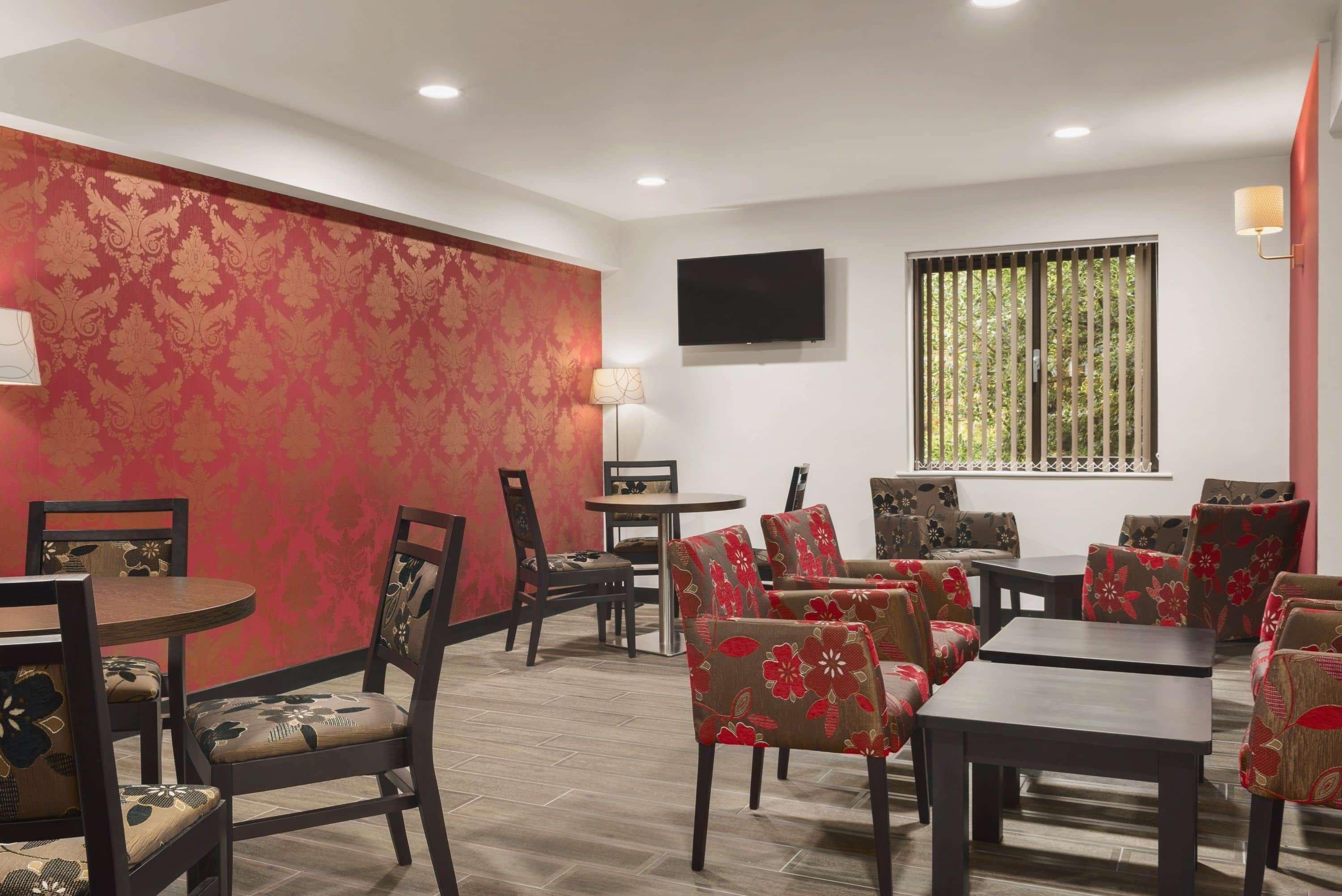 Ramada By Wyndham Cambridge Hotel Fen Drayton Bagian luar foto